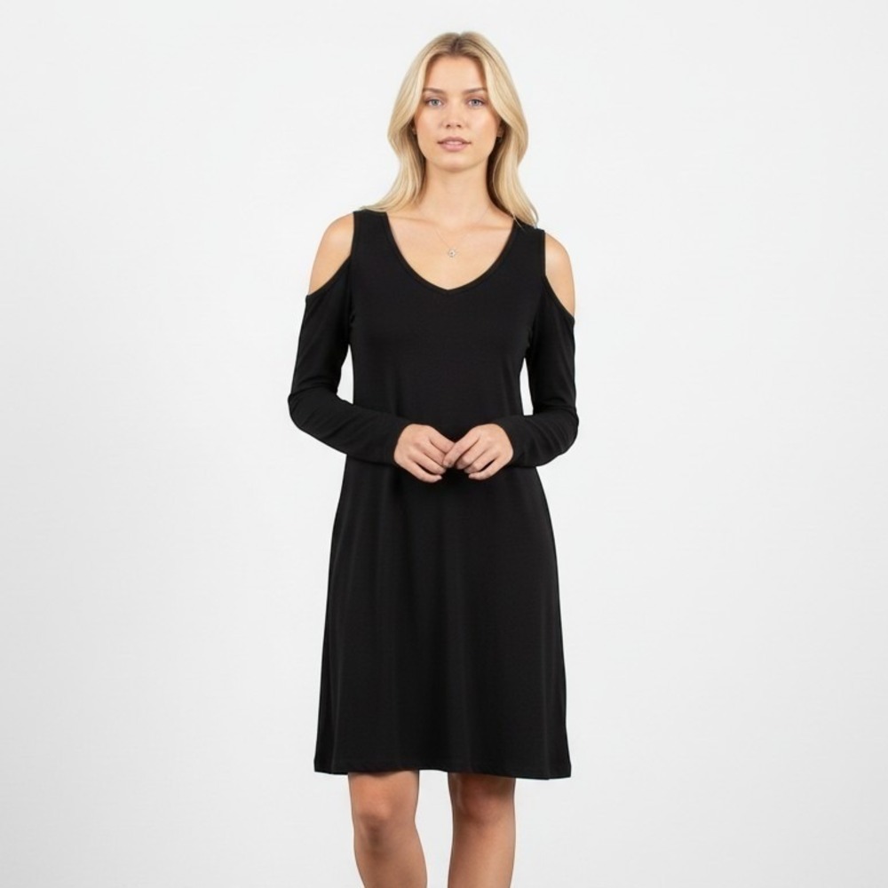 The Vanity Room Black Cold Shoulder Long Sleeve Shift Dress Womens M Classic LBD